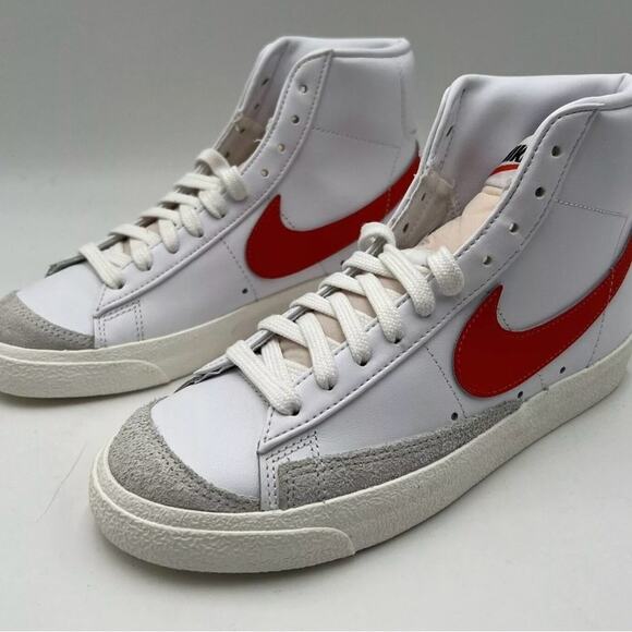 Nike Women's Sz 8 Blazer Mid '77 White Habanero Red Sail Sneakers CZ1055 101 - Picture 2 of 5